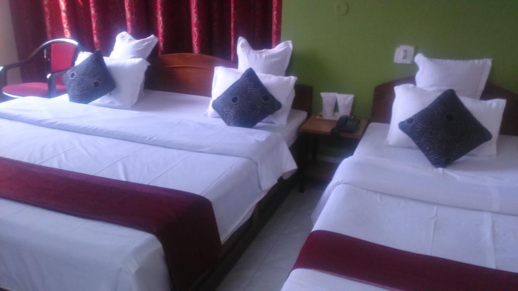 Breeze Hotel Siliguri Chambre photo