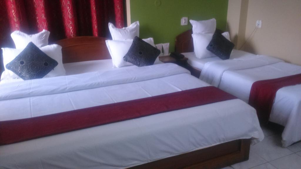Breeze Hotel Siliguri Chambre photo